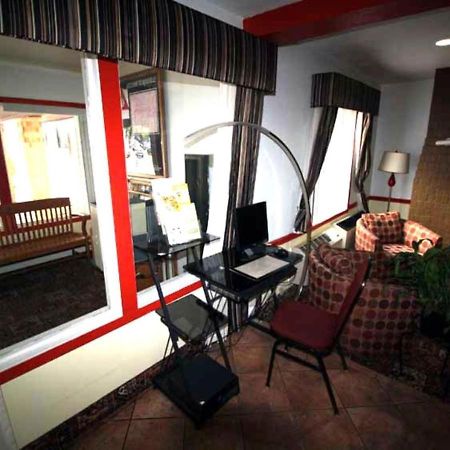 Norwood Inn Minneapolis روزفيل المظهر الخارجي الصورة