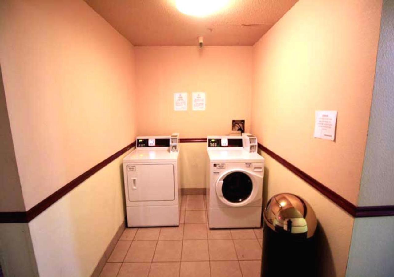 Norwood Inn Minneapolis روزفيل المظهر الخارجي الصورة
